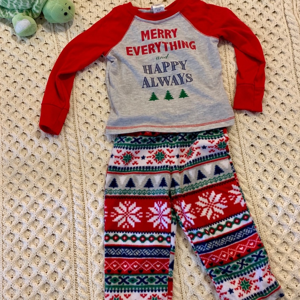 2T gender neutral Christmas pj’s